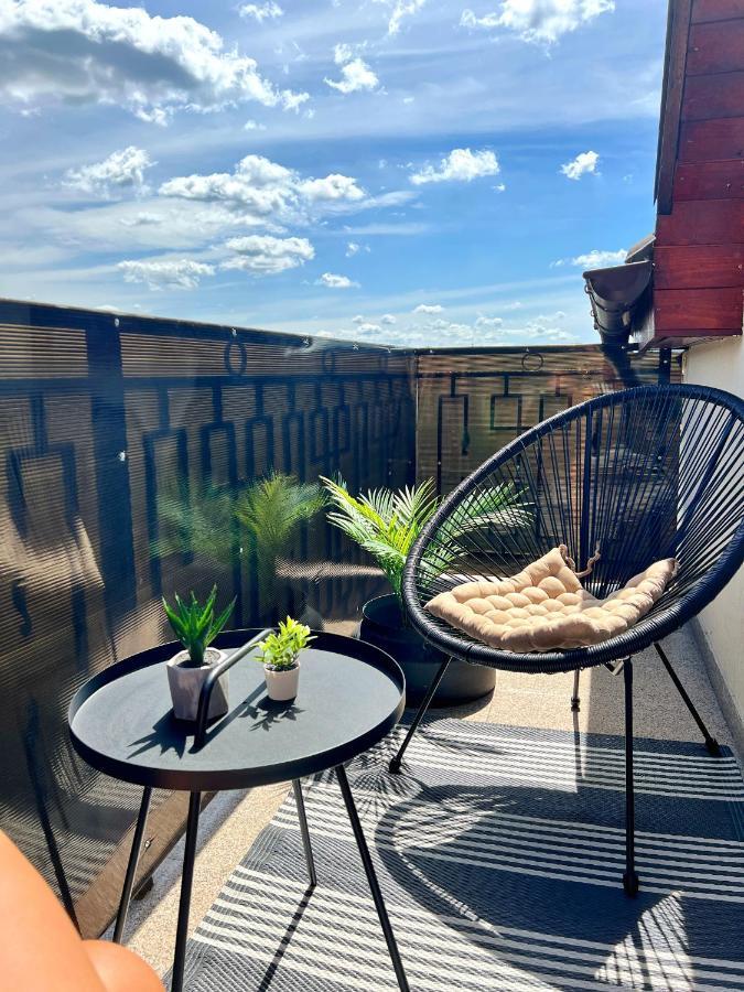 Studio Poienii - A Cozy Stay 5 Min Away From The Center Bistrita  Luaran gambar