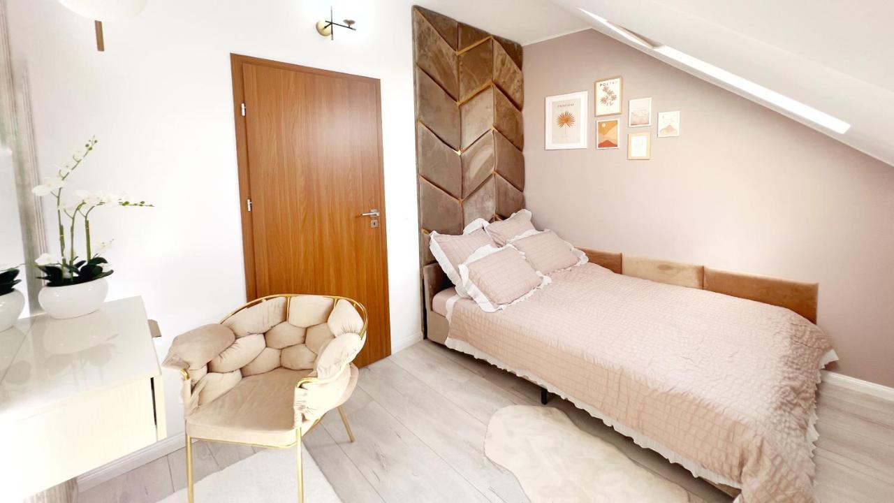 Studio Poienii - A Cozy Stay 5 Min Away From The Center Bistrita  Luaran gambar