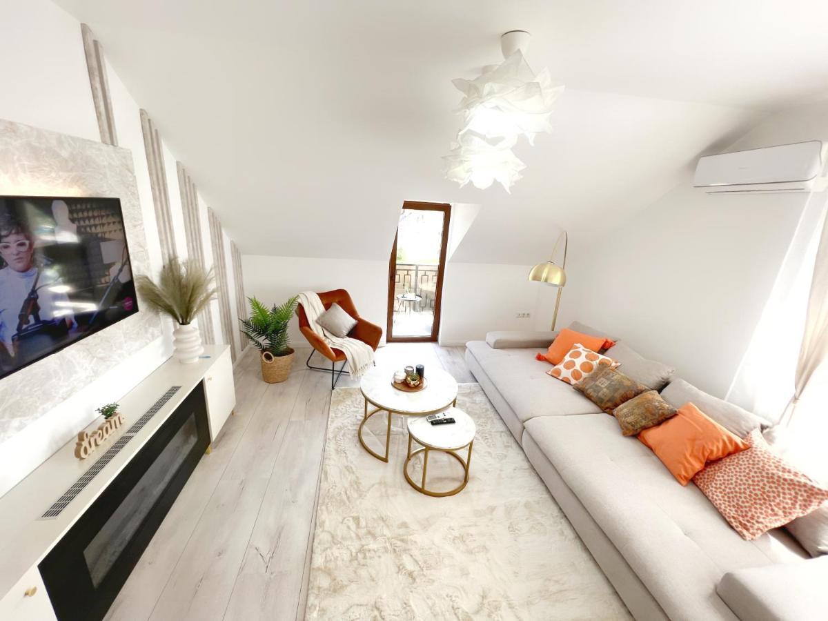 Studio Poienii - A Cozy Stay 5 Min Away From The Center Bistrita  Luaran gambar