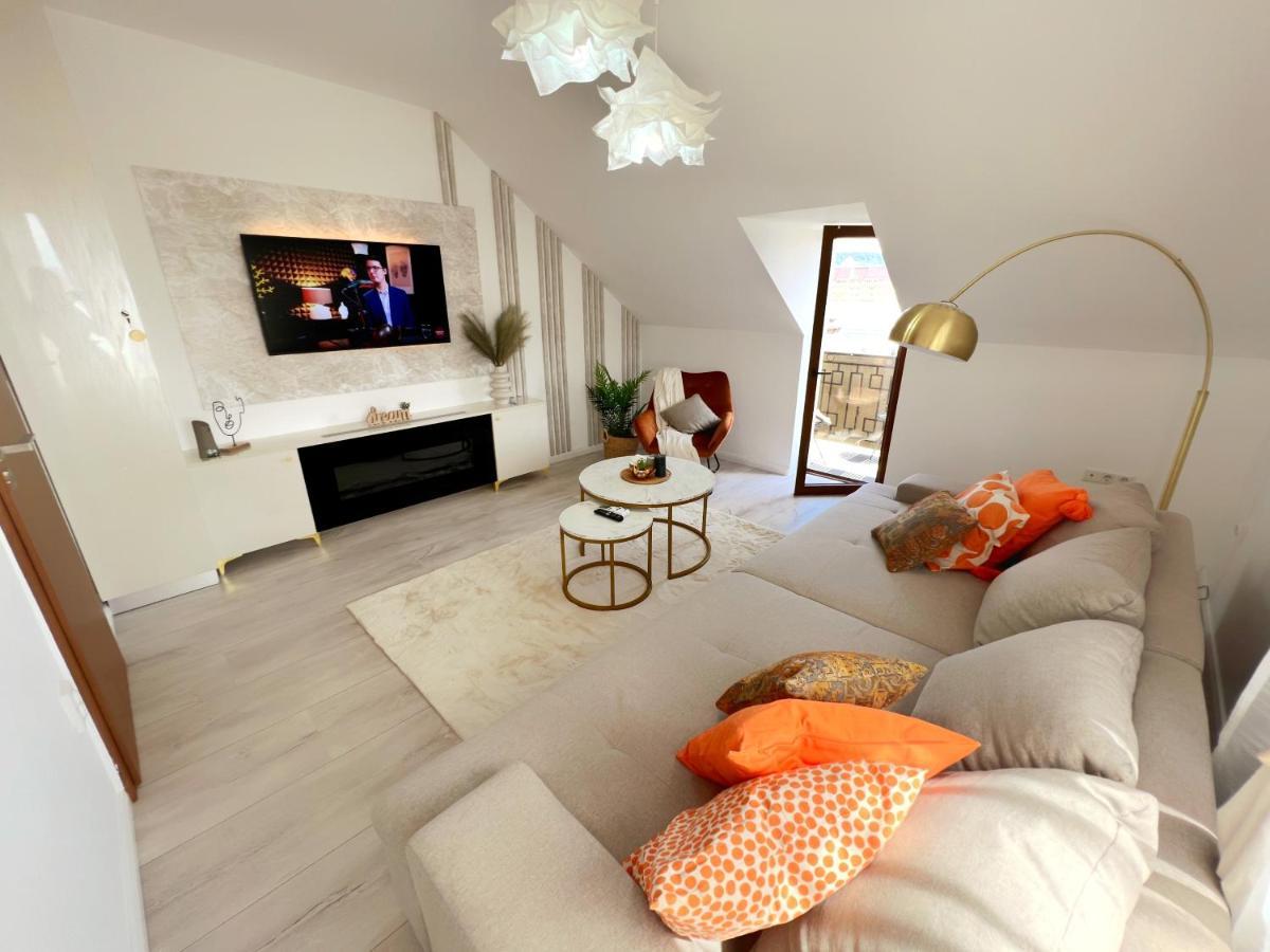 Studio Poienii - A Cozy Stay 5 Min Away From The Center Bistrita  Luaran gambar
