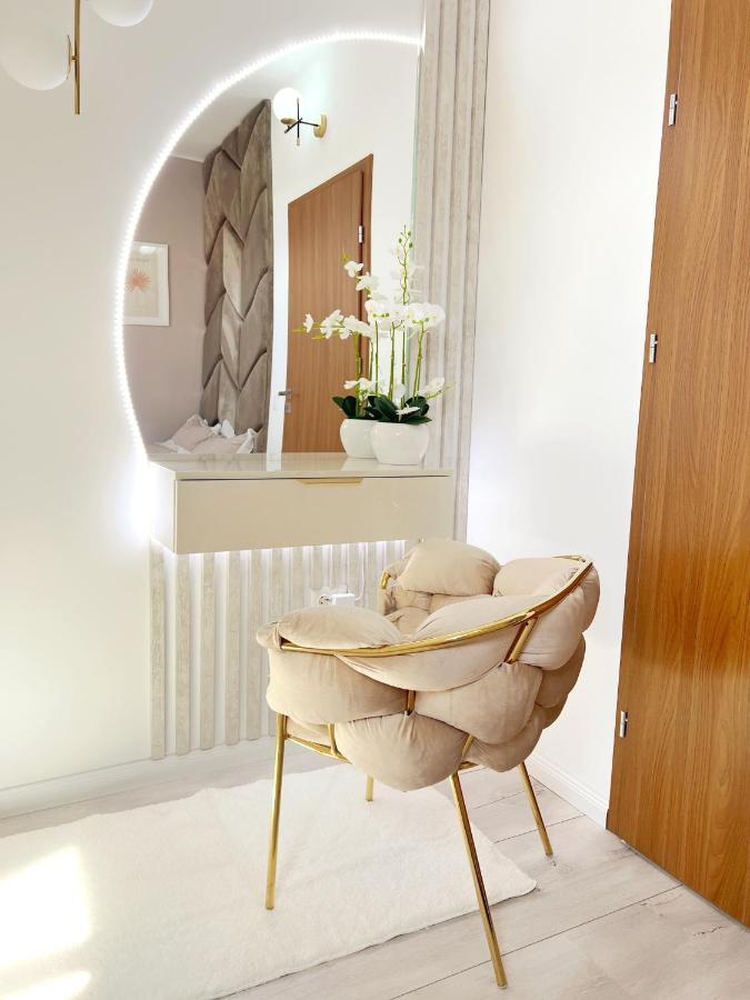 Studio Poienii - A Cozy Stay 5 Min Away From The Center Bistrita  Luaran gambar