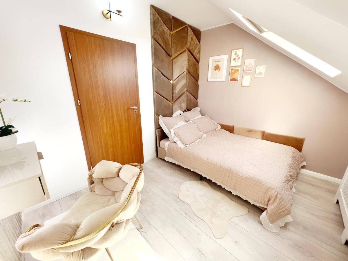 Studio Poienii - A Cozy Stay 5 Min Away From The Center Bistrita  Luaran gambar